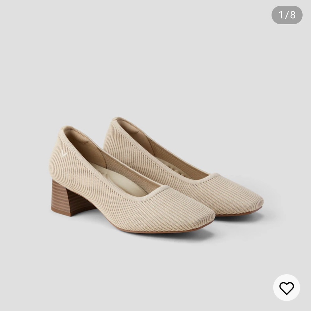 NWT Vivaia square toe chunky heels